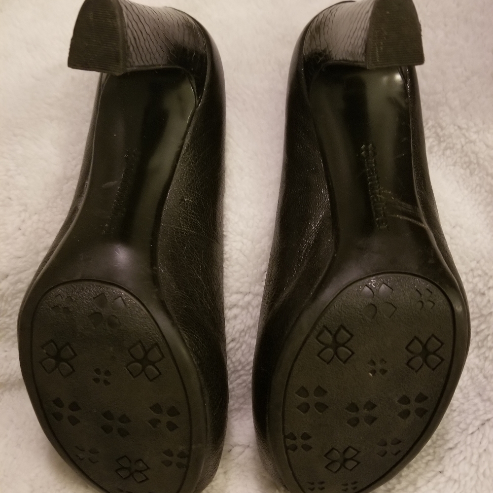 Naturalizer Shoes - Picture 4 of 5